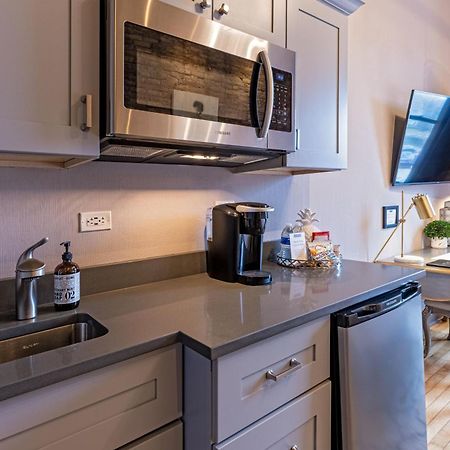 Hip Urban Loft - Small Town Charm -124 Lofts #3 West Dundee Bagian luar foto