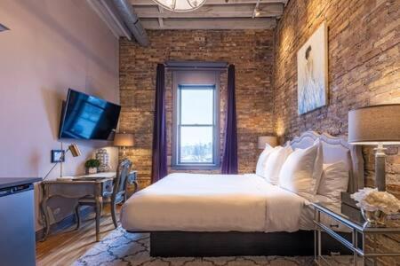 Hip Urban Loft - Small Town Charm -124 Lofts #3 West Dundee Bagian luar foto